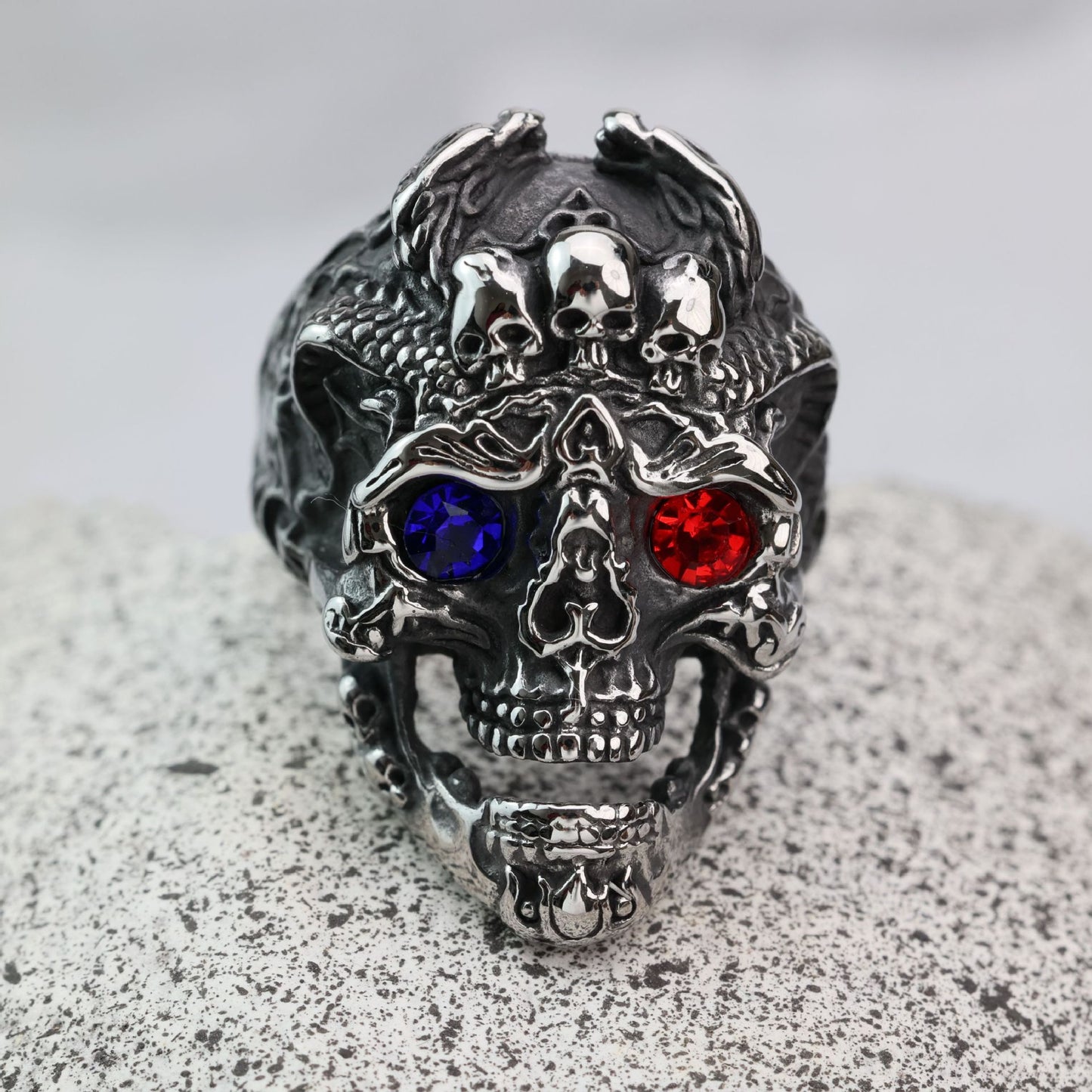 Planderful Vintage Titanium Steel Skull Ring With Blue Red Zircon Eyes For Men Bold Gothic Jewelry