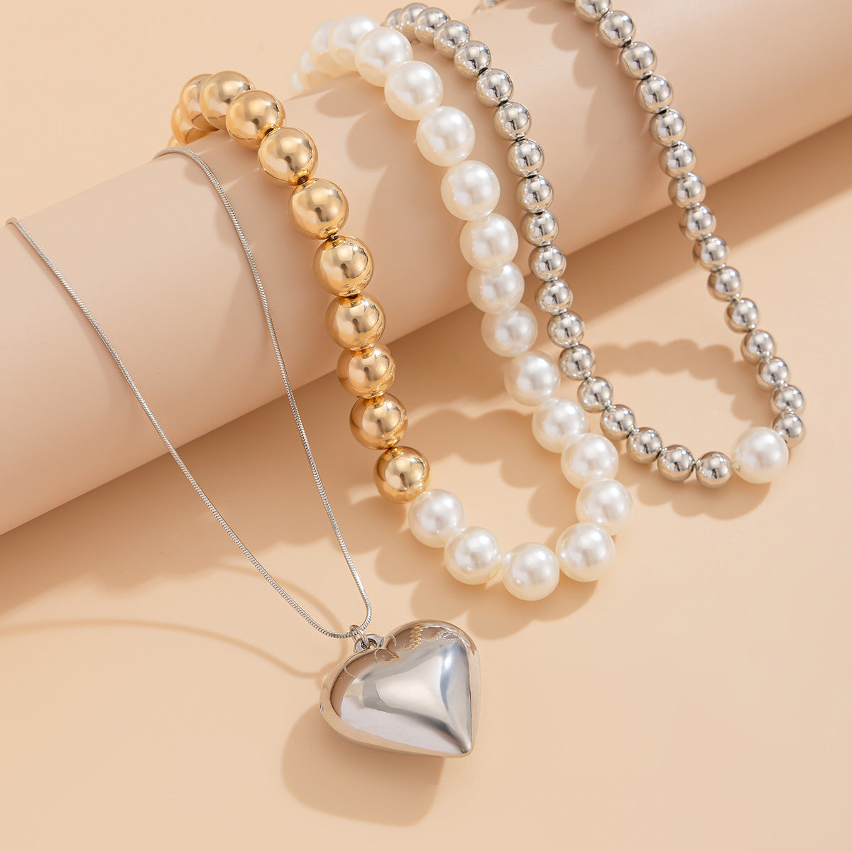 Mixed-Color Heart Pearl-Style Necklace