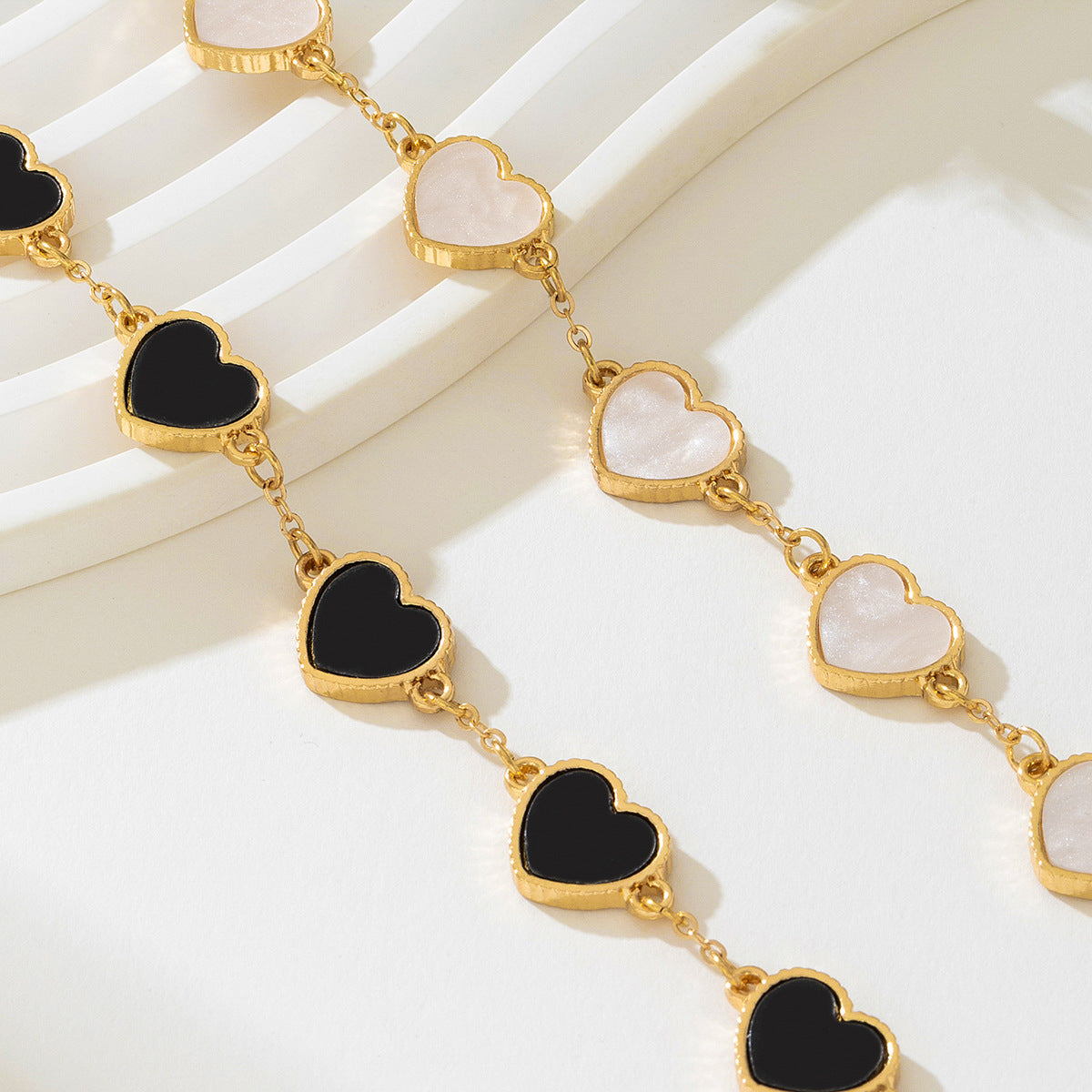 Planderful Vienna Verve Bracelet – Elegant Black and White Design