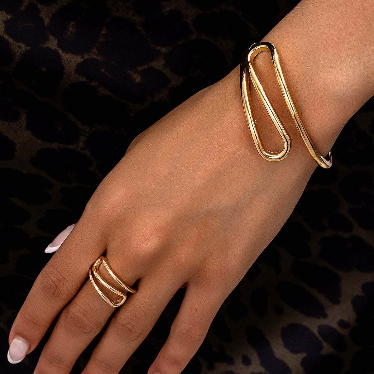 Planderful Vienna Verve Set – Unique Metal Asymmetric Design