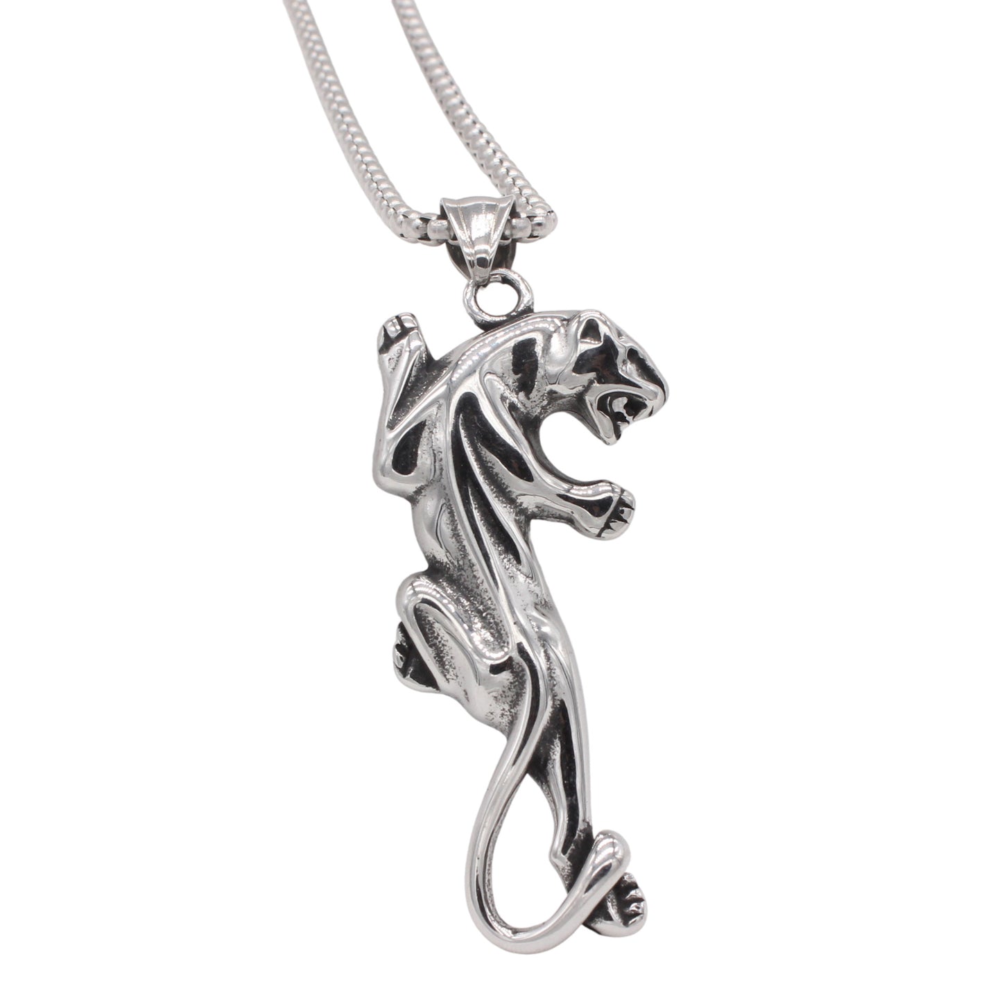 Planderful Jewelry Personalized Retro Cheetah Pendant for Men in Titanium Steel Design