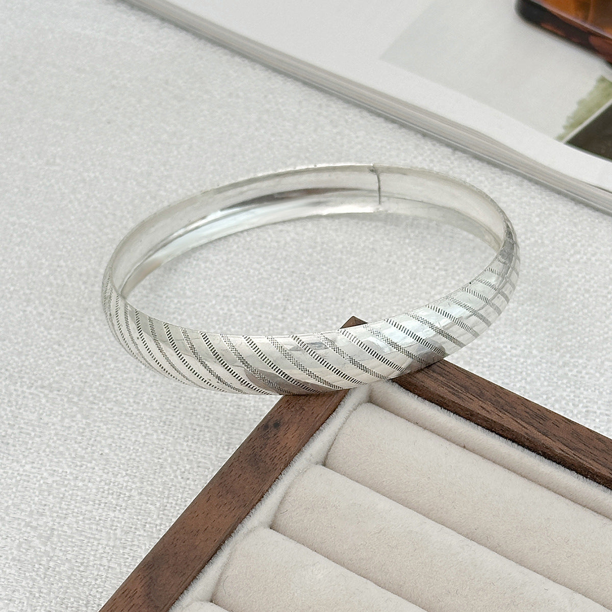 Planderful Geometric Arm Bracelet Vienna Verve Irregular Striped Design For Women Versatile Statement Jewelry