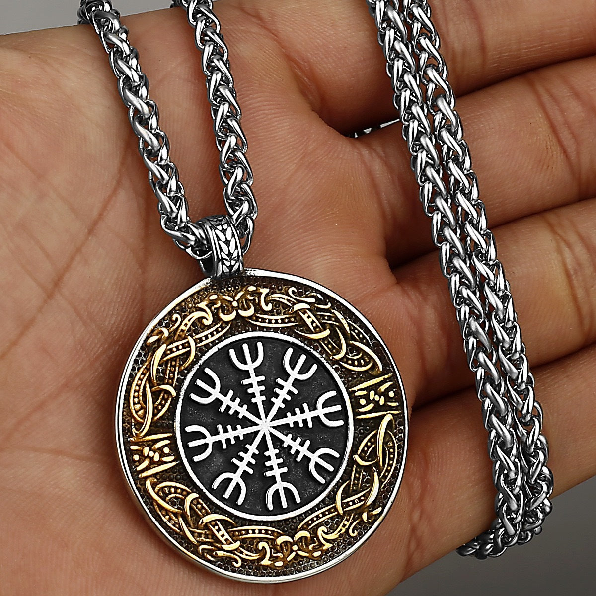 Planderful Viking Compass Pendant Necklace Titanium Steel for Men Durable Symbol of Guidance Norse Style Gift