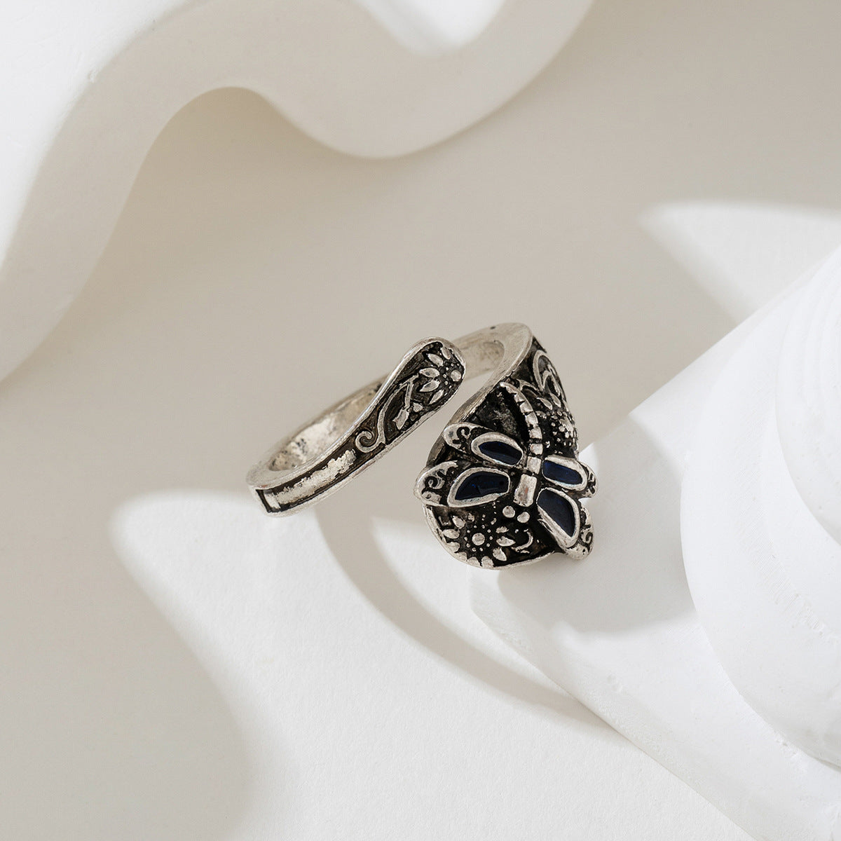 Stylish Metal Dragonfly Sunflower Ring for Trendy Women