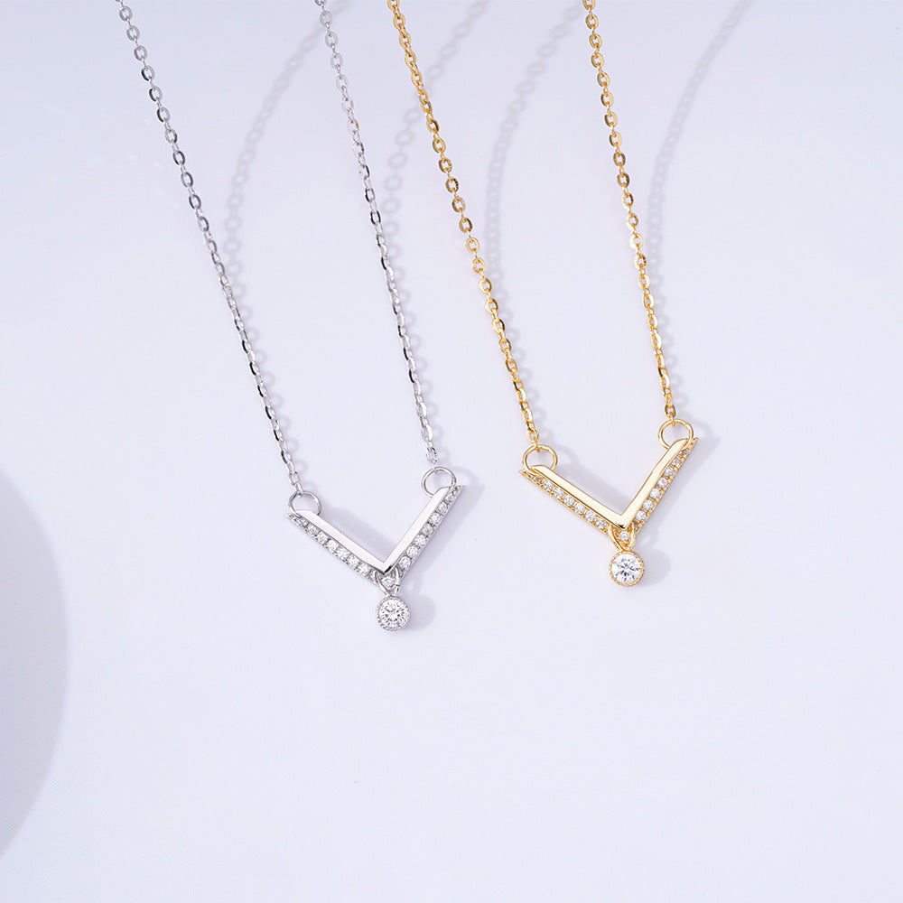 Temperament Versatile Niche Design V Word Sterling Silver Necklace