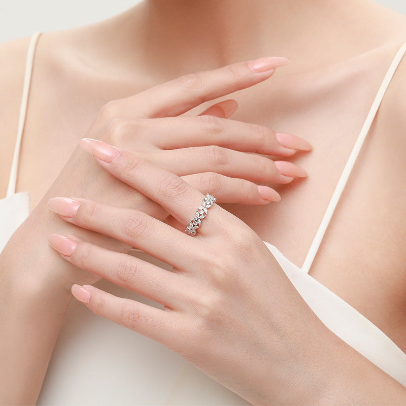 Sterling Silver Four-Leaf Clover Ring with Zircon Gems