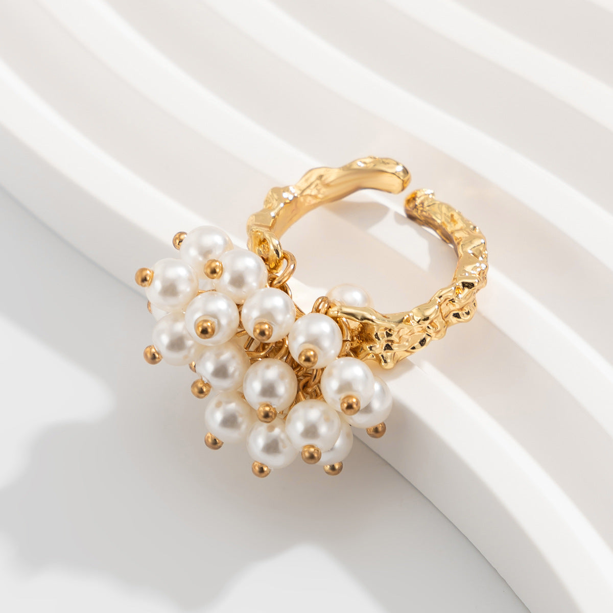 Planderful Vienna Verve Ring – Exaggerated Metal Flower Design with Imitation Pearl