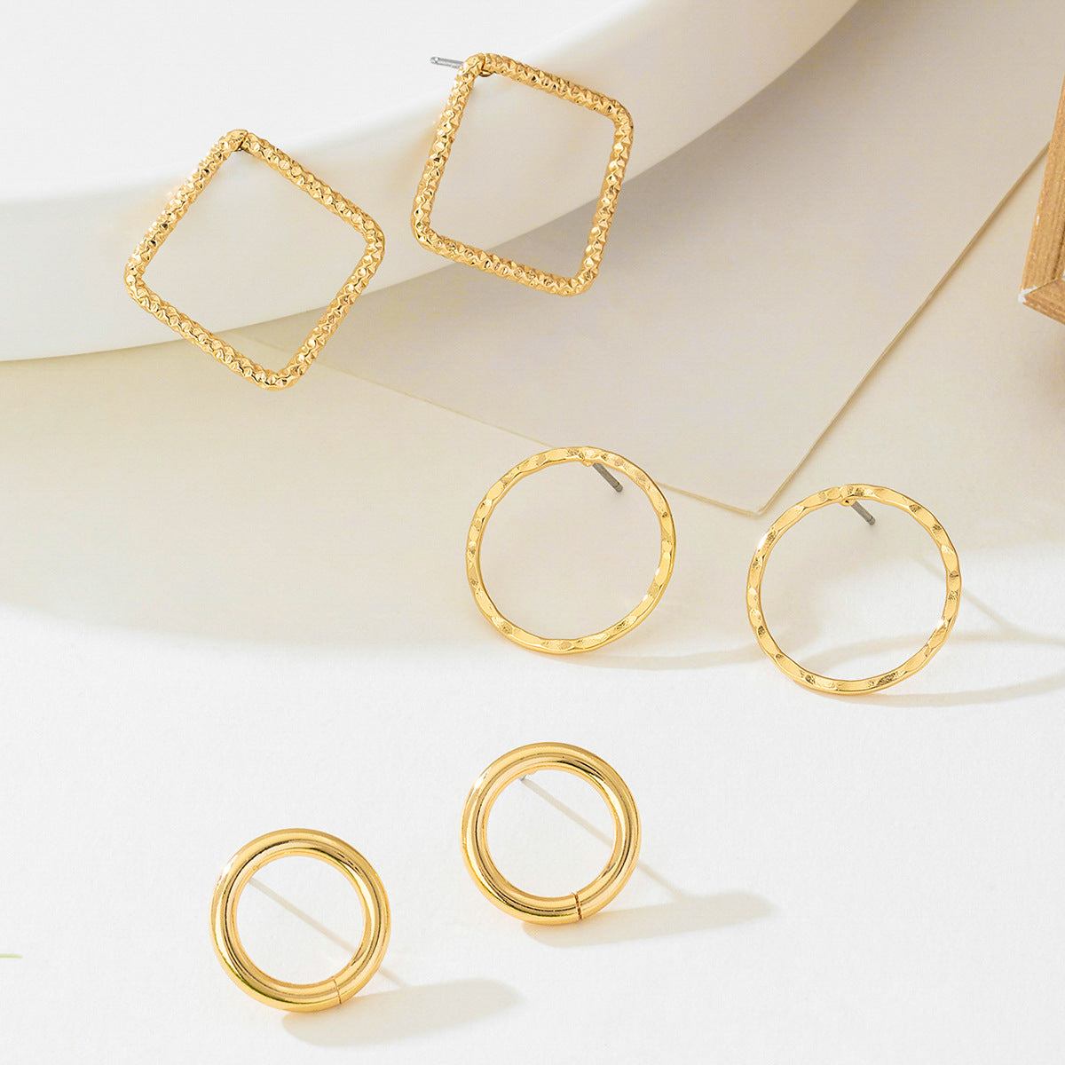 Planderful Vienna Verve Earrings Set – Versatile Minimalist Design