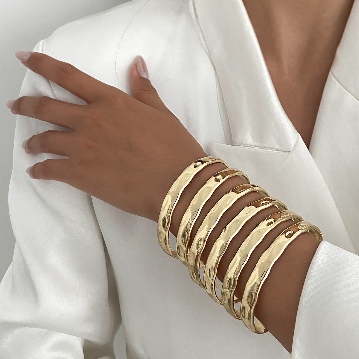 Planderful Vienna Verve Opening Statement Bracelet For Women Geometric Heavy Industry Jewelry