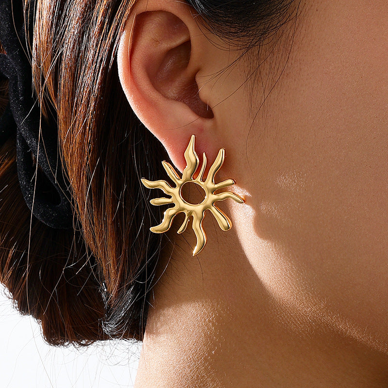 Planderful Vienna Verve Earrings – Elegant French Retro Metal Design