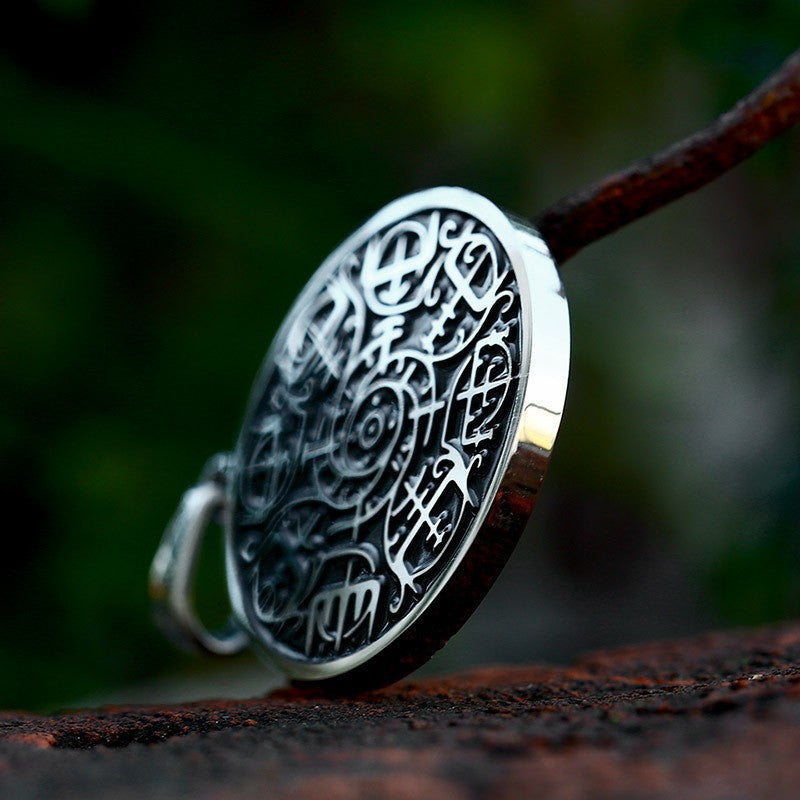 Titanium Steel Viking Compass Pendant for Men - Nordic Retro Jewelry Wholesale