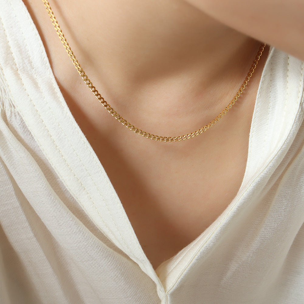 Golden Double-Layer Portrait Pendant Necklace with Niche Design and Lock Bone Chain