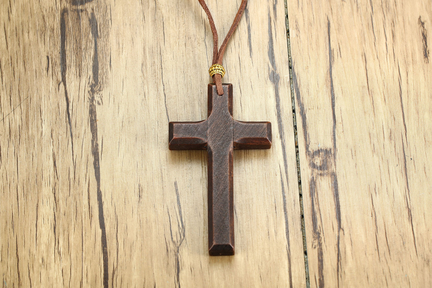 Vintage Hand Fashion Cross Pendant Unisex Wooden Cross for Men