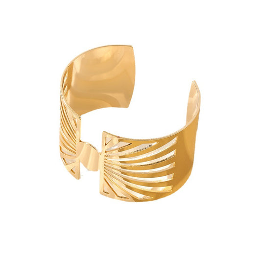 Luxury Retro Hollow Open Bracelet - Vienna Verve Collection