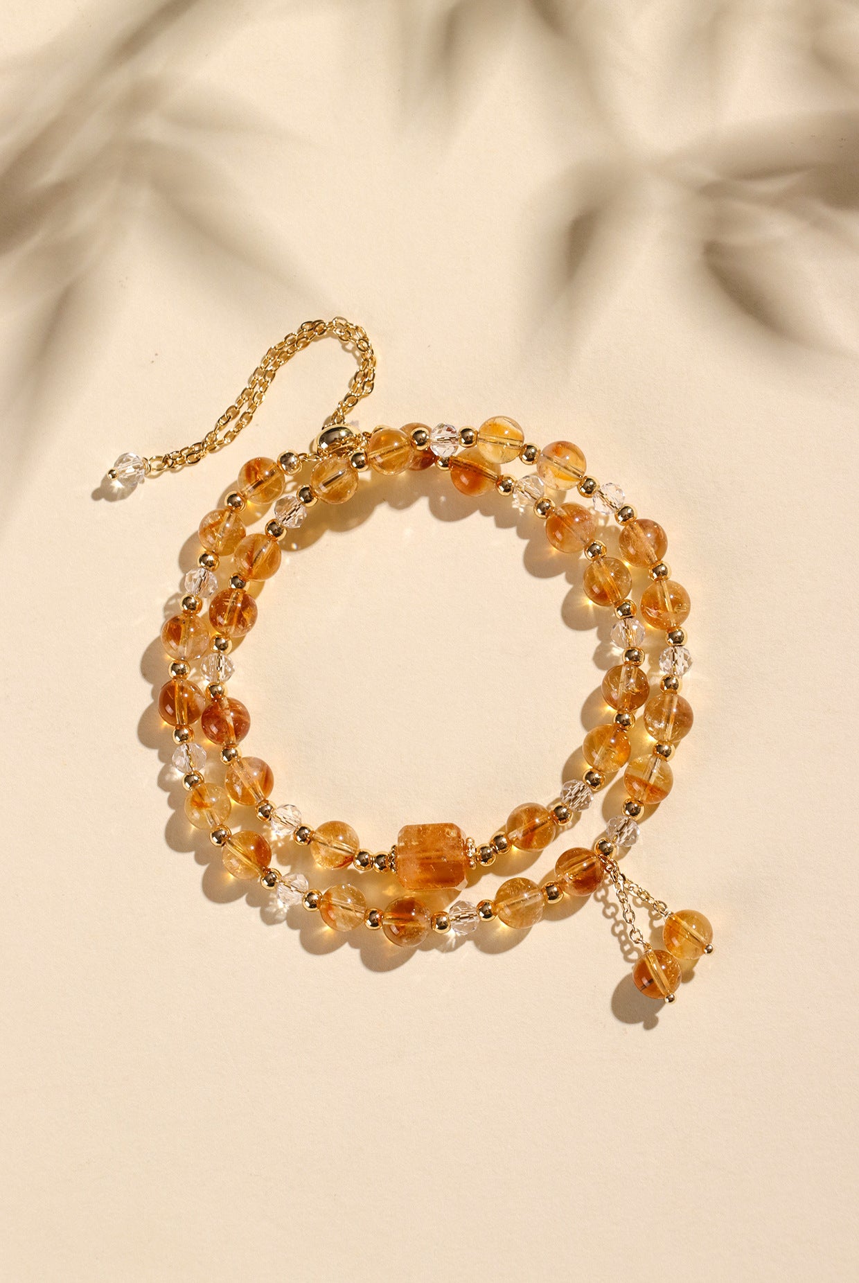 Planderful Fortune's Favor Crystal Beaded Bracelet – Fresh and Sweet Strawberry Design