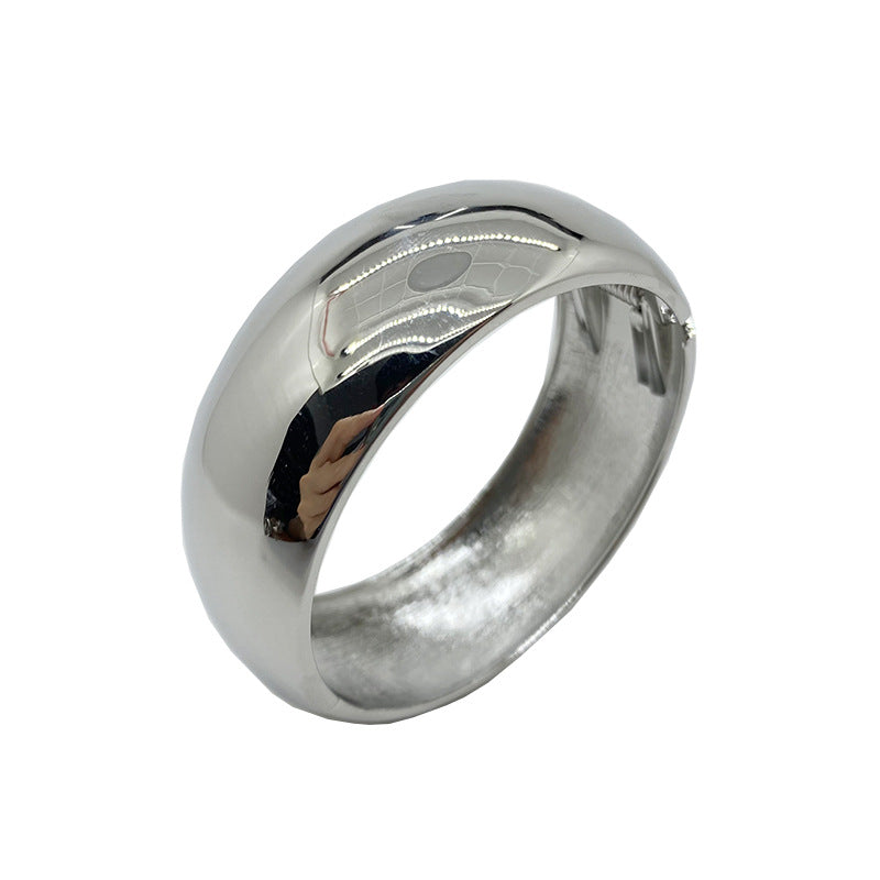 Exaggerated European Charm Bracelet with Glossy Alloy Finish