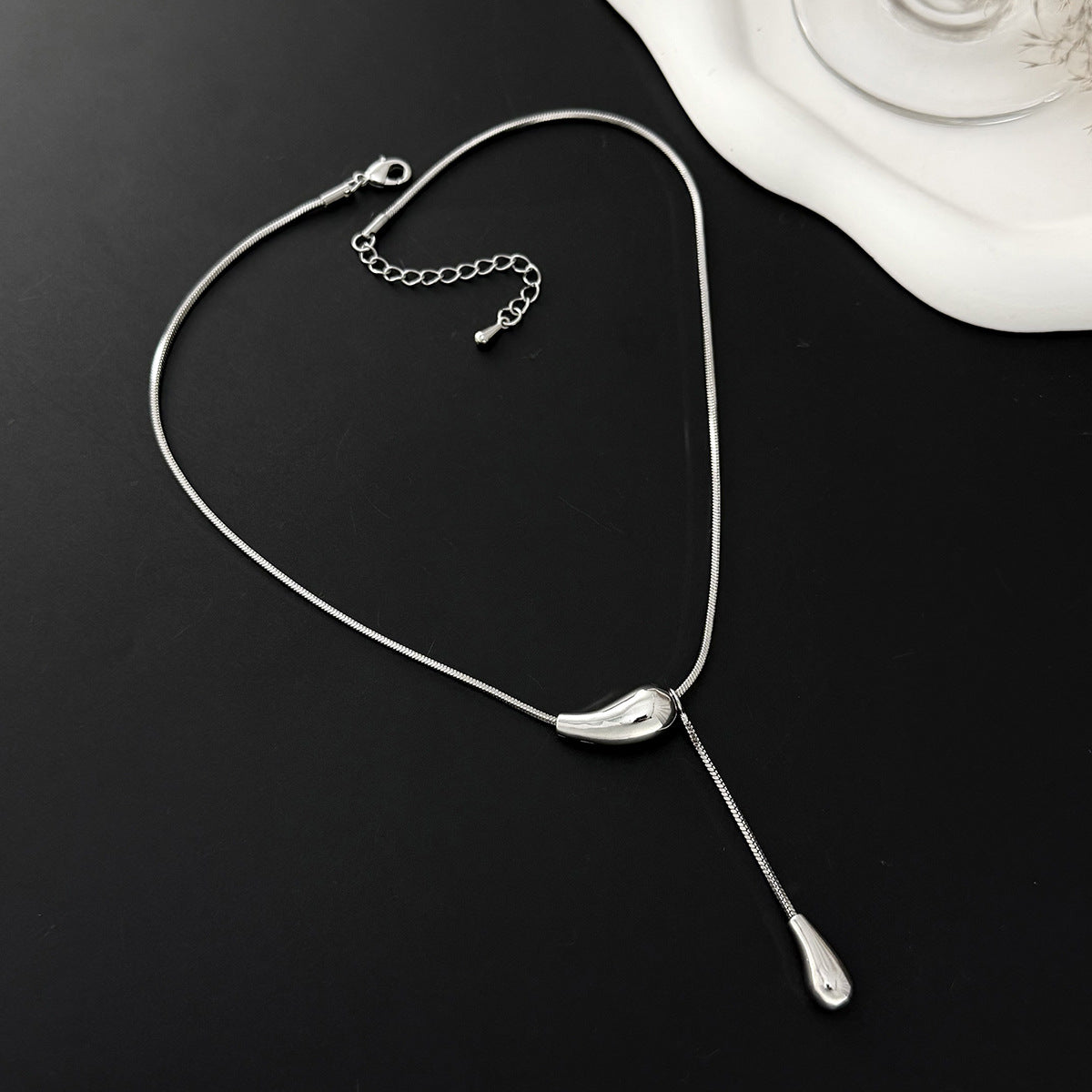 Spice Girl Feng Shui Drop Pendant Y-Shaped Fringed Necklace Cold Snake Bone