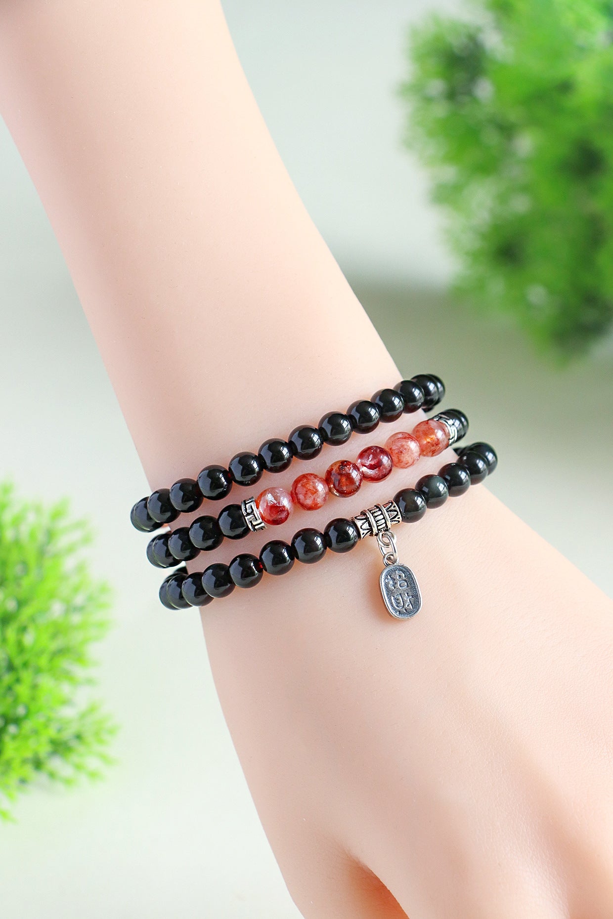Planderful Fortune's Favor Bracelet – Elegant Obsidian Beaded Design