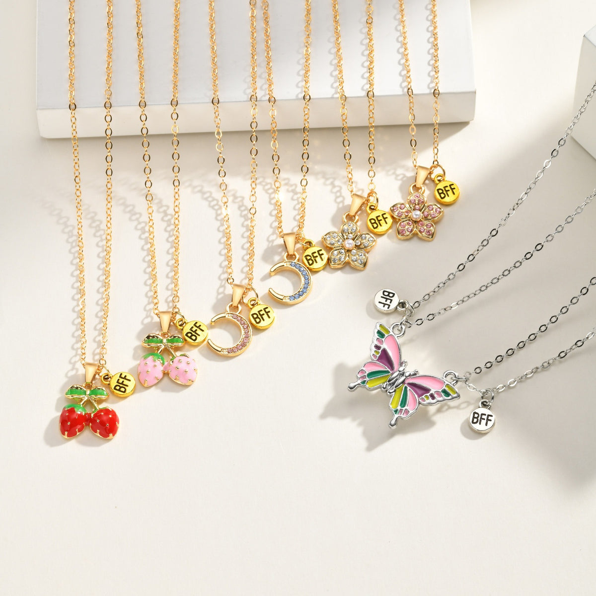 Women's Alloy Strawberry Dopamine Pendant Necklace Two-Piece Set Clavicle Chain