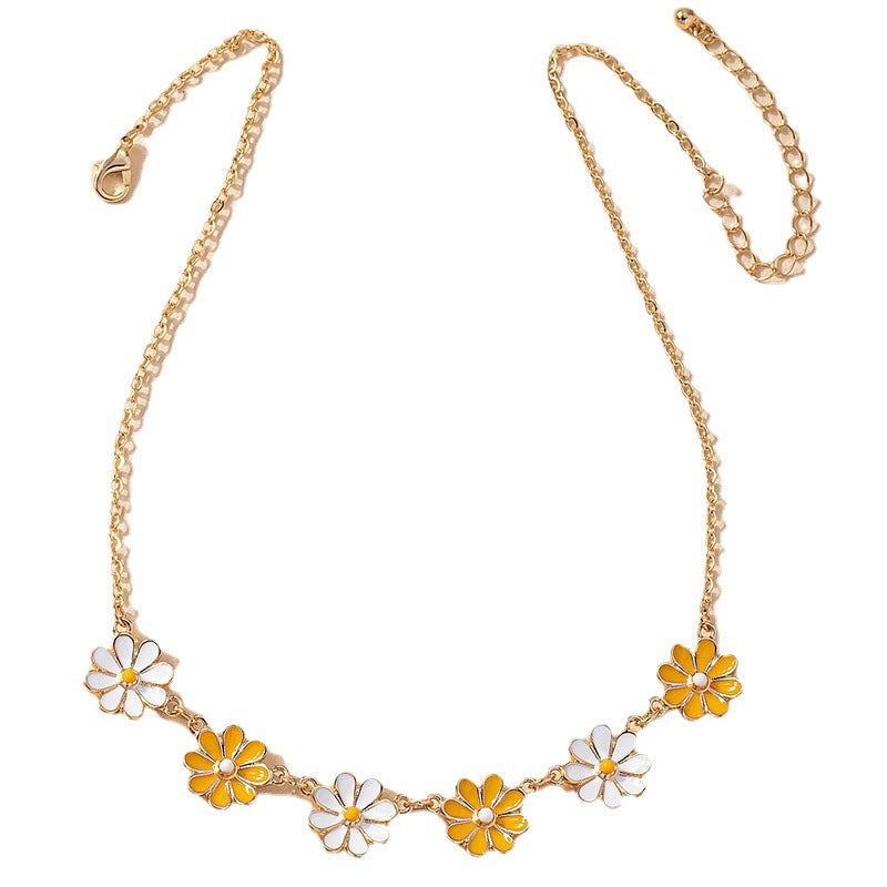 European and American Small Daisy Oil Flower Necklace - Forest Style Daisy Necklace