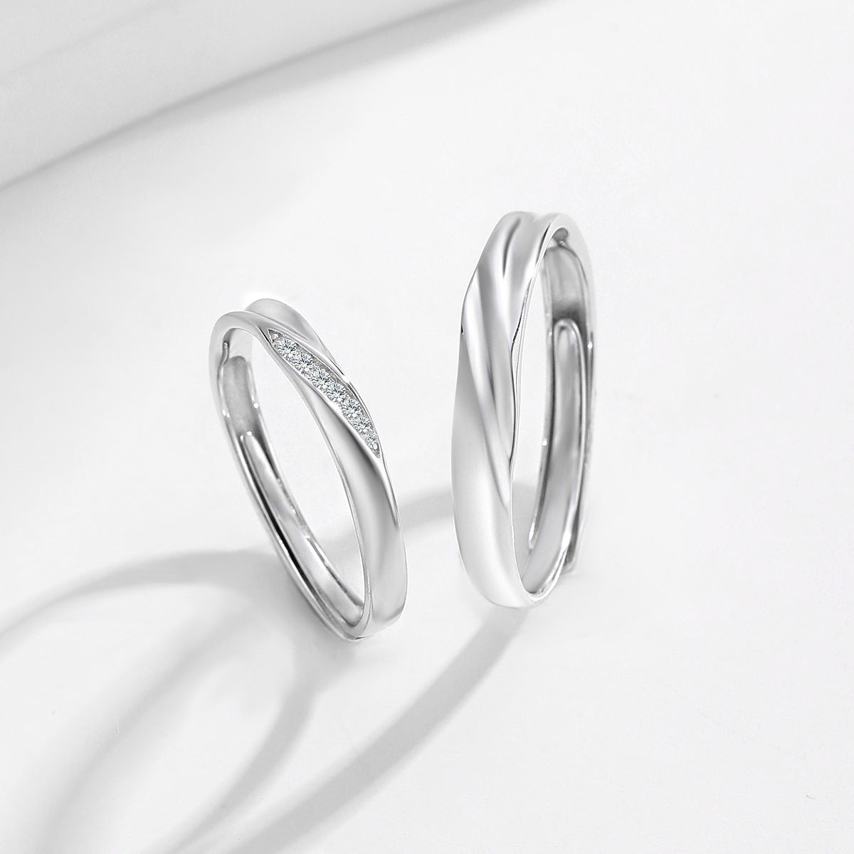 Planderful Mobius 925 Sterling Silver Couple Ring – Light Luxury High Sense for Women Valentine's Day Gift