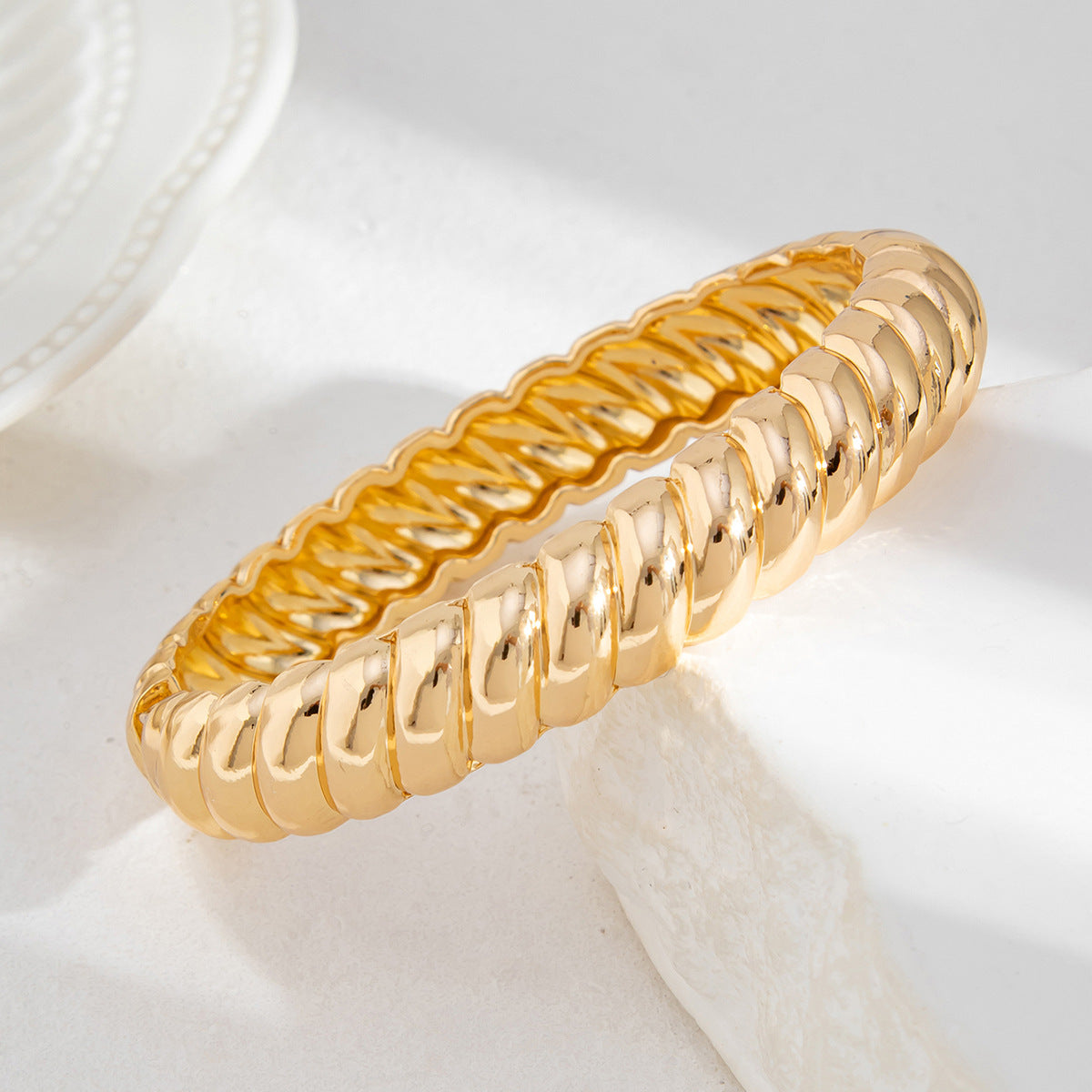 Planderful Vienna Verve Bracelet – Smooth and Versatile Design