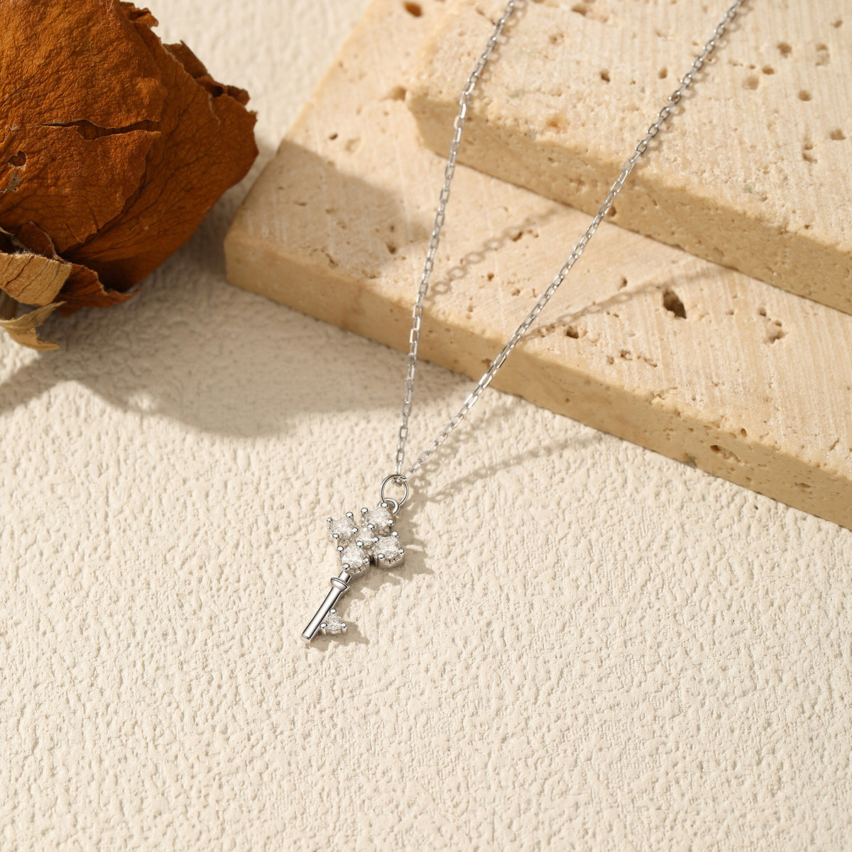 925 Sterling Silver Clover Key Moissanite Necklace