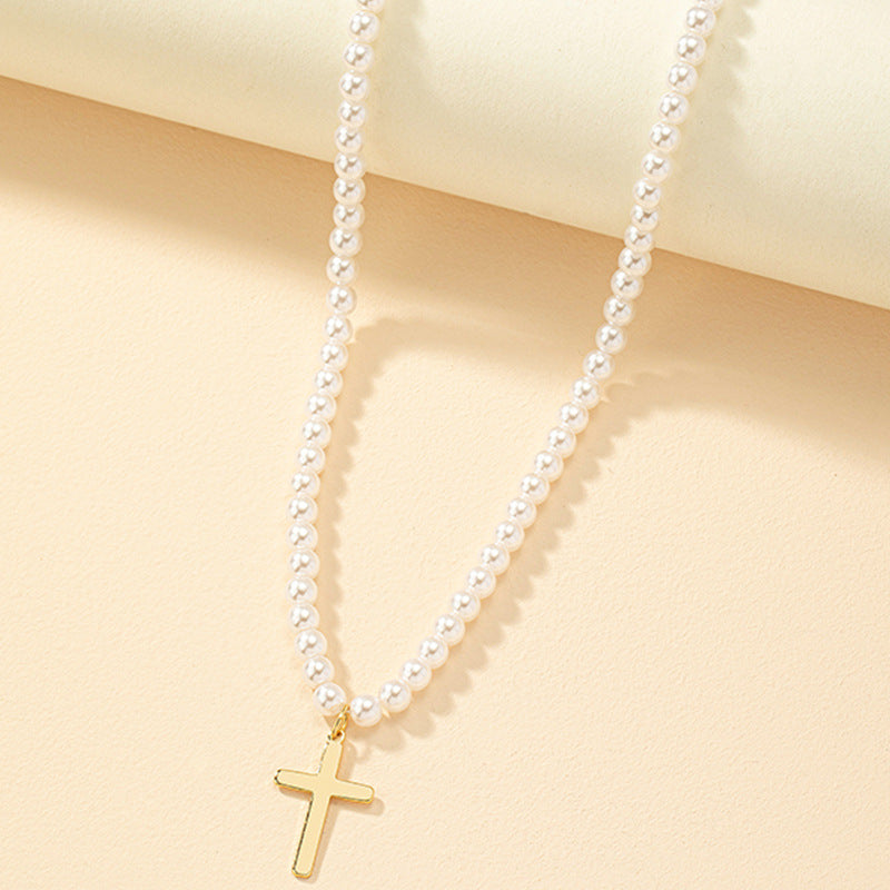 Trendy European-American Pearl Pendant Necklace for Fashionable Women