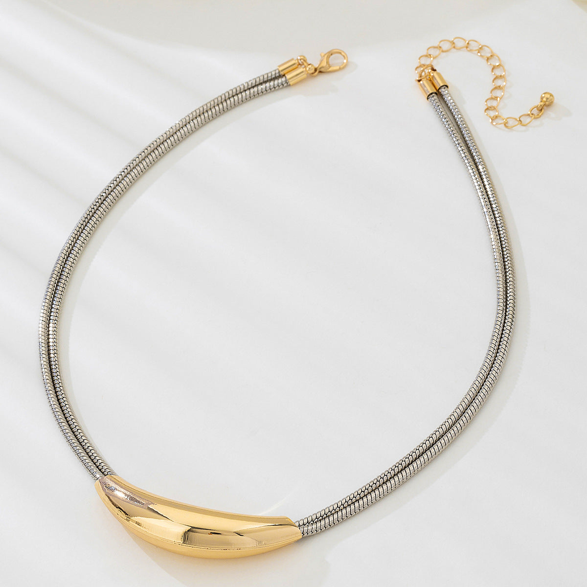 Planderful Vienna Verve Necklace – Elegant Minimalist Metal Design
