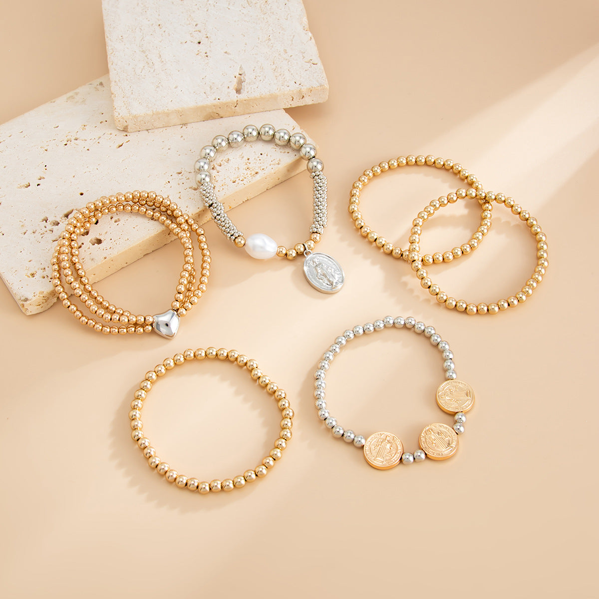Planderful Vienna Verve Heart Shaped Beaded Bracelet For Women Elastic Vintage Faux Pearl Beads