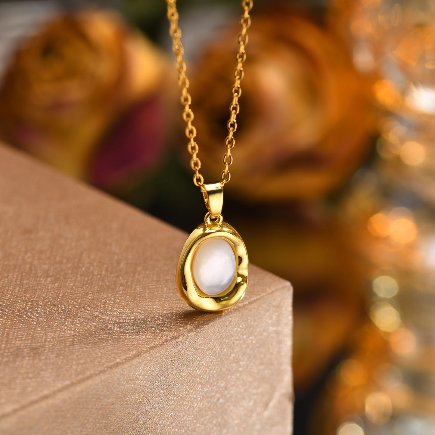 Women's Jewelry Shell Irregular Pendant Necklace 18K Gold