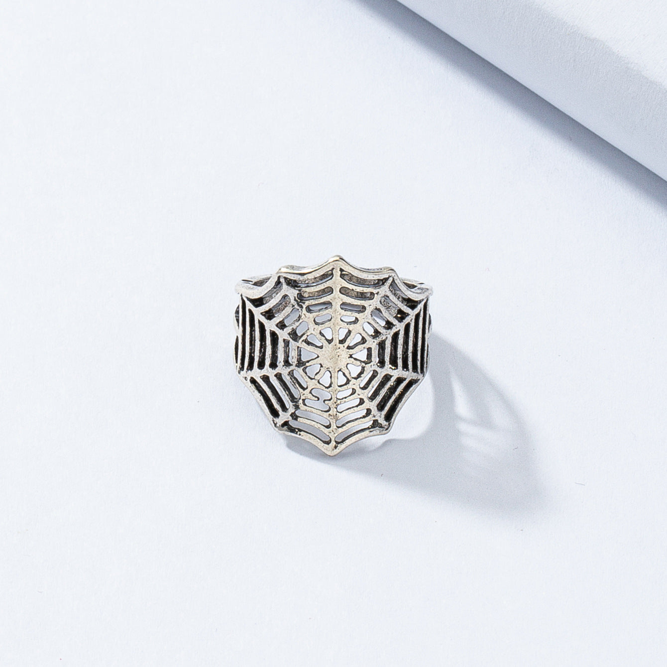 Exaggerated Personality Mesh Retro Rings - Vienna Verve Collection