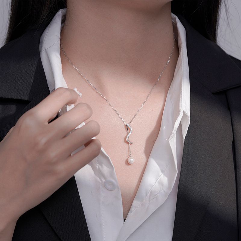 Curved Shape with Pearl Tassel Silver Necklace