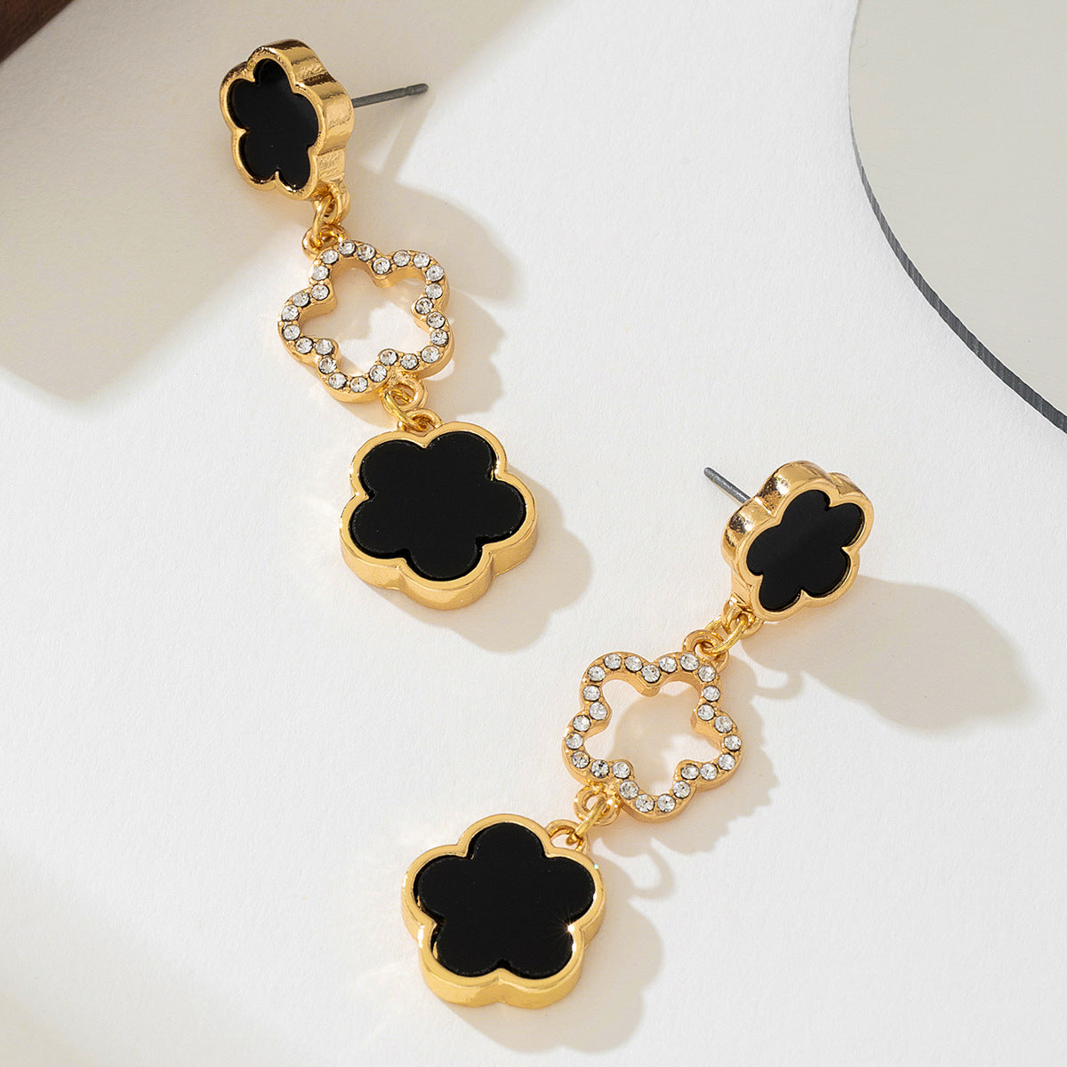 Planderful Vienna Verve Earrings – Elegant Five-Leaf Clover Design