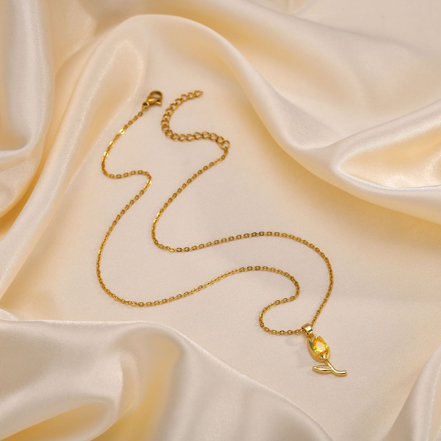 Red Water Drop Zircon Tulip Pendant Necklace for Ladies Copper