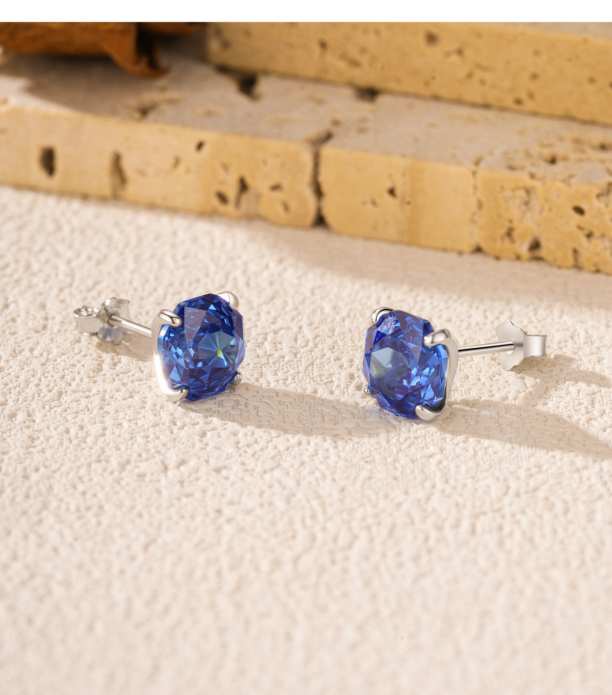 925 Sterling Silver Royal Blue Rose-Cut Zircon Cartilage Stud