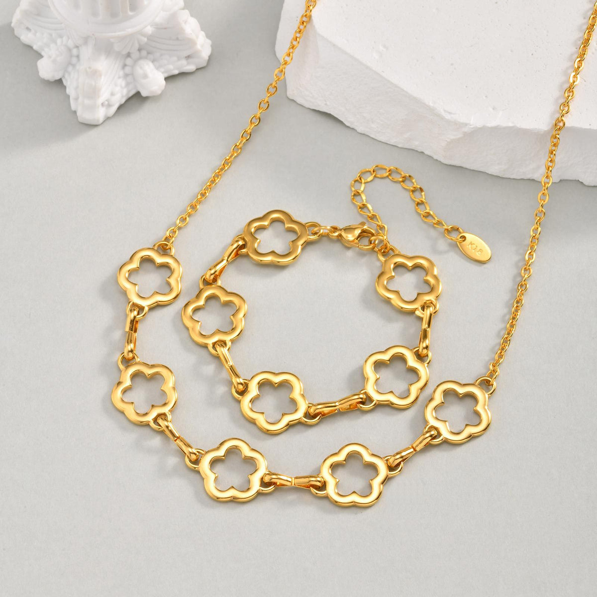 Wind Collarbone Chain Stainless Steel Gold-Plated Hollow Flower Necklace
