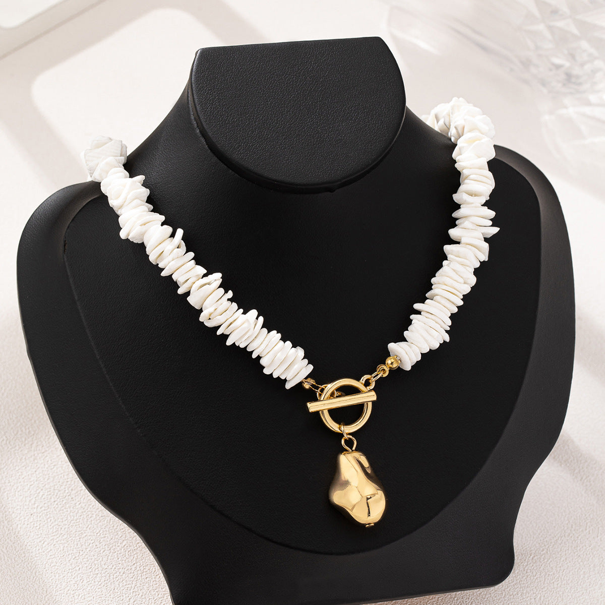 Planderful Vienna Verve Necklace – Irregular Natural Shell Design