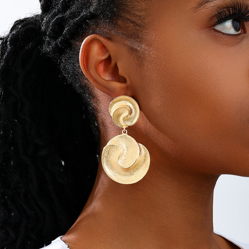 Planderful Vienna Verve Earrings – Retro Metal Circle Fringe Design