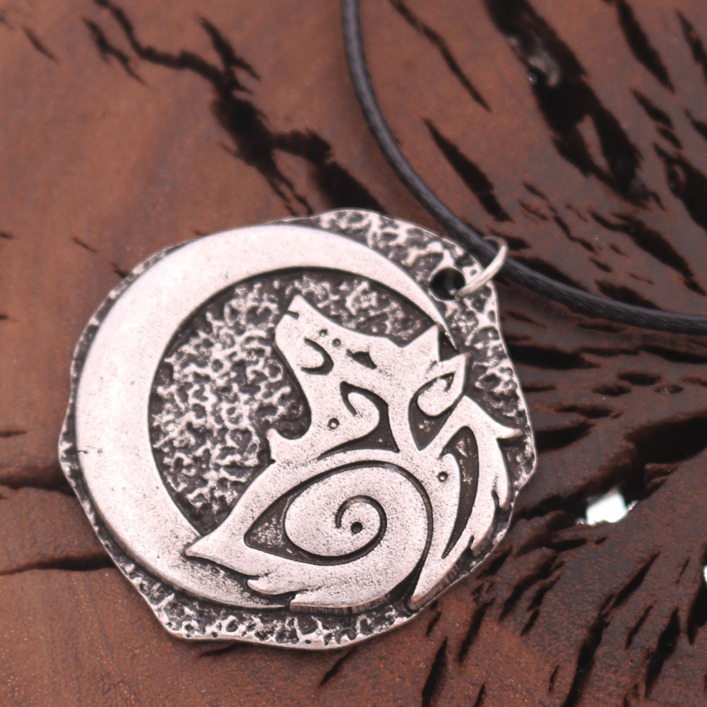 Viking Wolf Howl Talisman Necklace - Retro Norse Legacy Men's Pendant