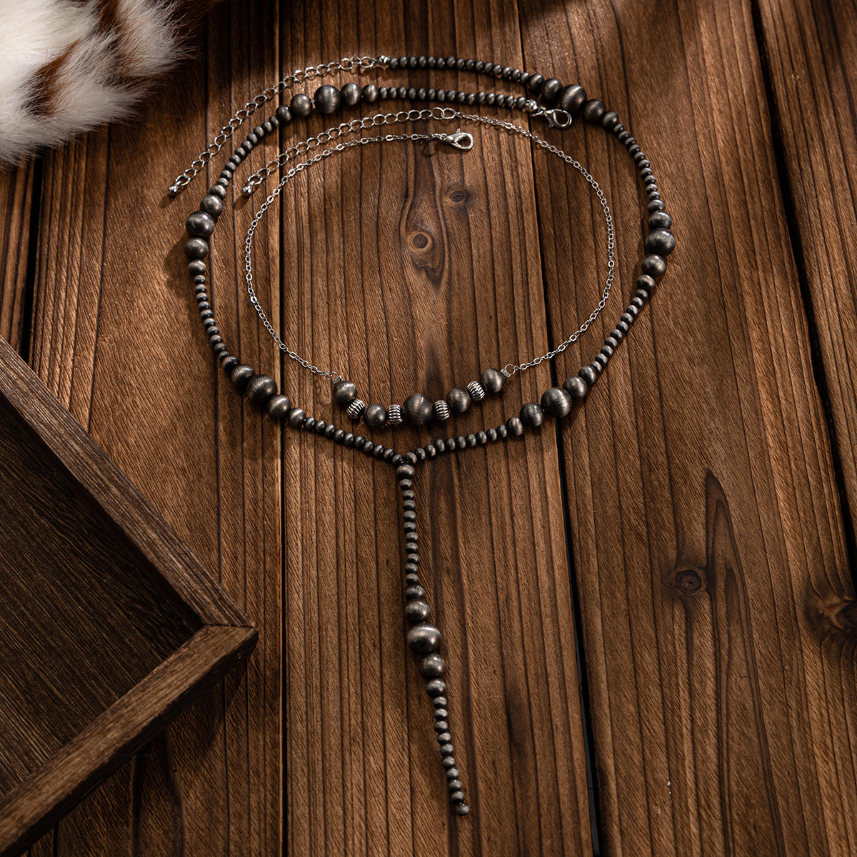 Planderful Vienna Verve Necklace – Trendy Retro Beaded Design