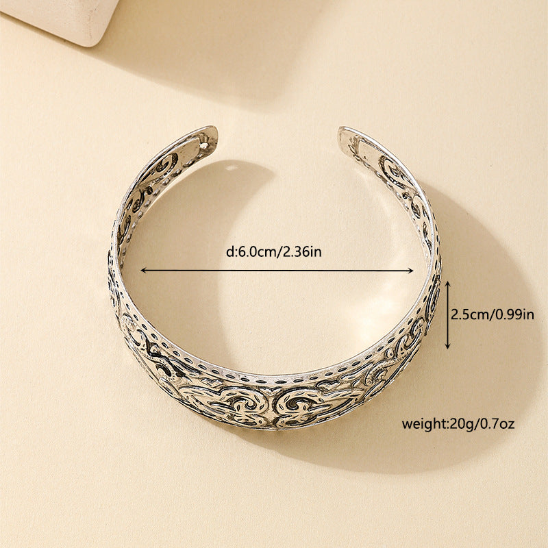 Planderful Vienna Verve Bracelet – Fashionable Retro Metal Design