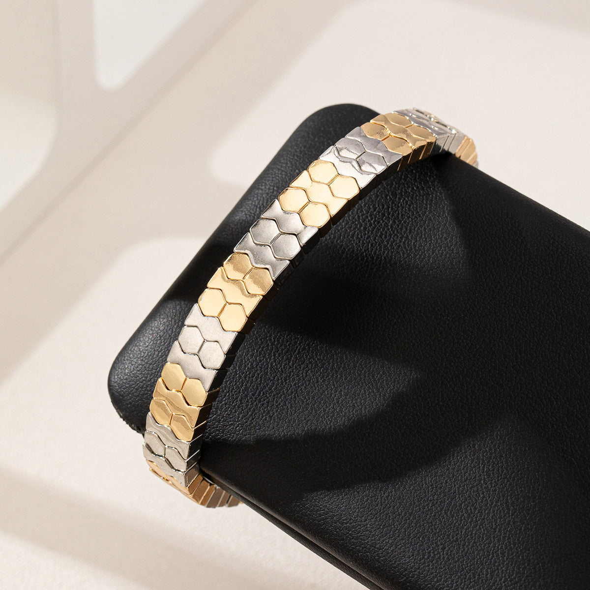 Stylish Personalized Watch with Geometric Bracelet for Women