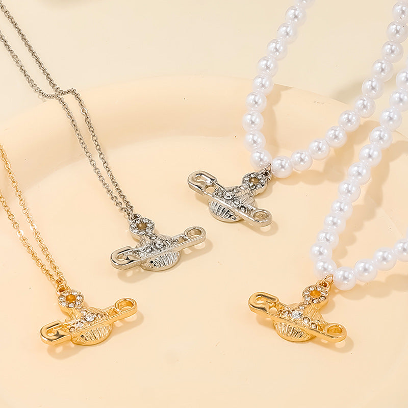 Luxurious Pearl Necklace with a Touch of French Elegance