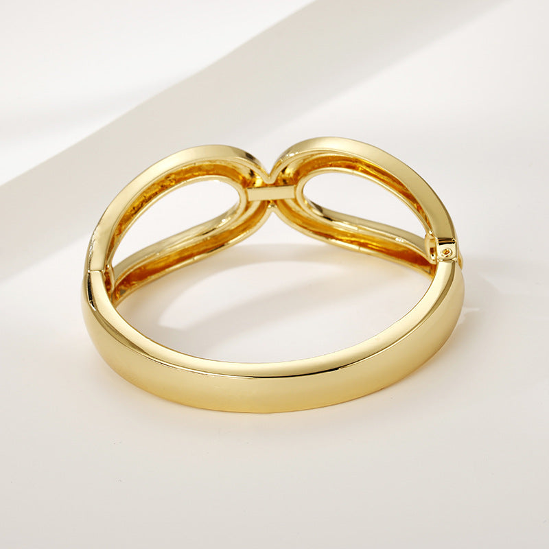 Hollow Zinc Alloy Bracelet with European & American Design Focus - Vienna Verve Collection