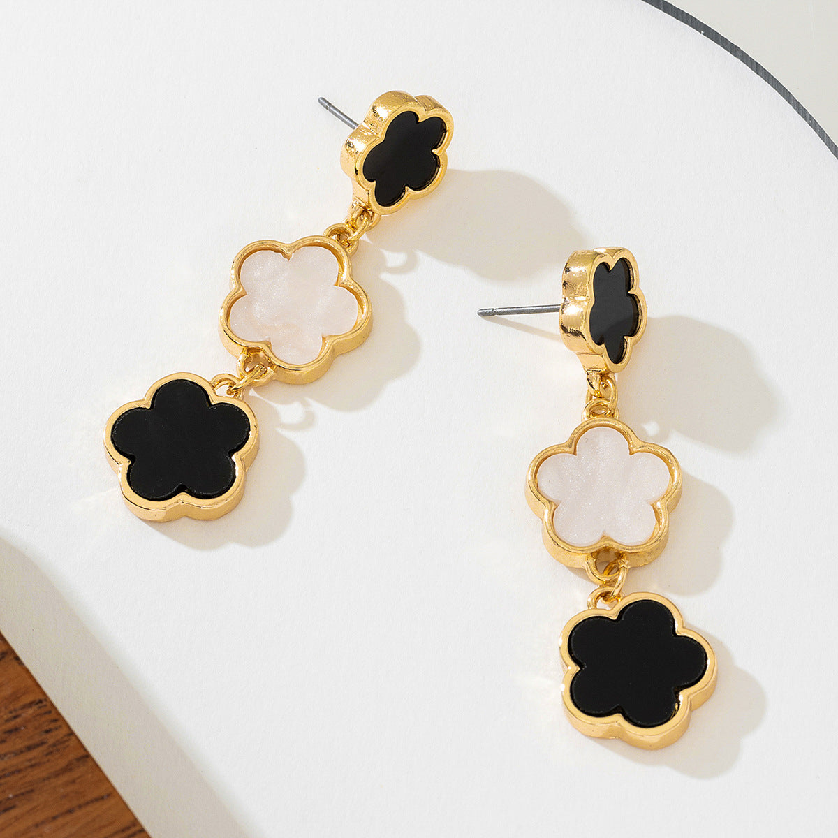 Planderful Vienna Verve Earrings – Elegant Five-Leaf Clover Design