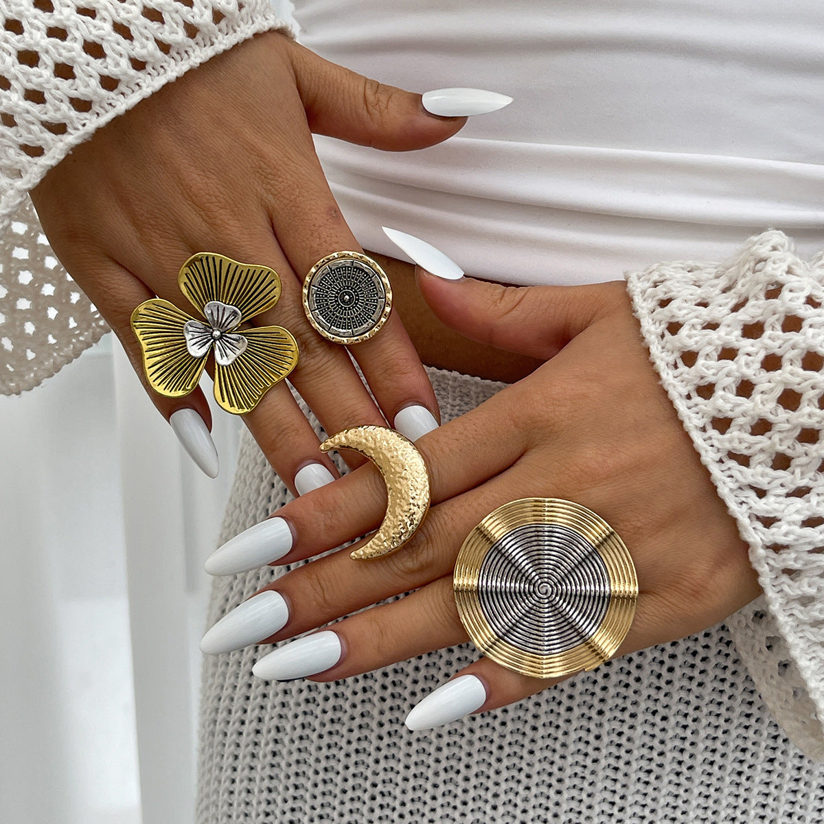 Planderful Vienna Verve Ring – Retro Geometric Design with Adjustable Fit