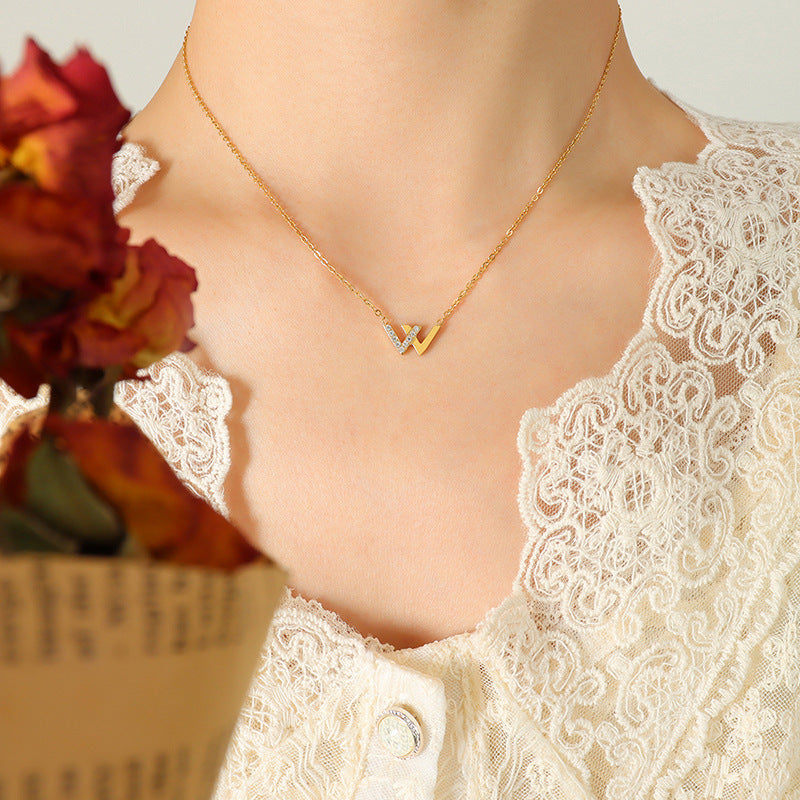 Golden Titanium Steel W Letter Pendant Collarbone Necklace with Korean Design Flair