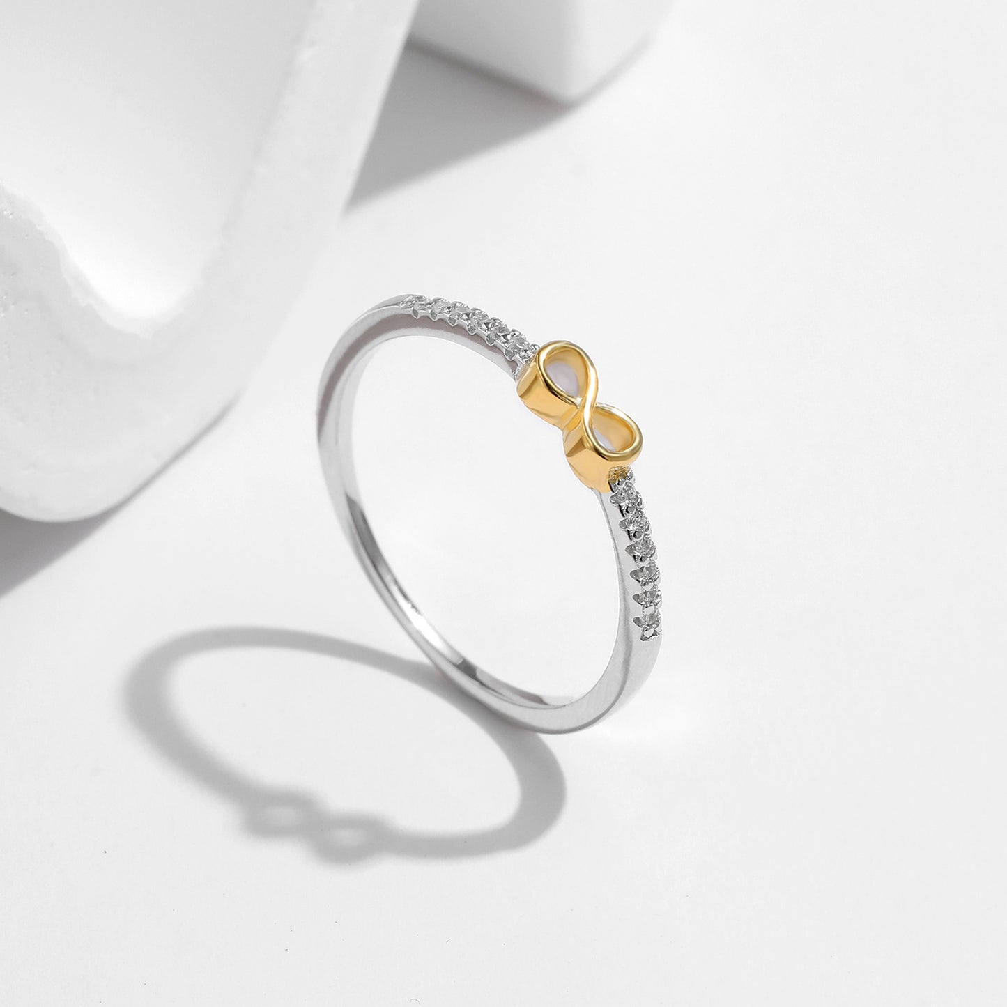 Planderful Everyday Genie Ring – Irregular Love Design with Eight Rows of Zircon