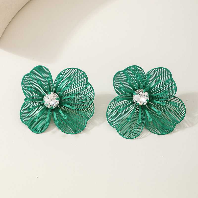 Planderful Vienna Verve Earrings – Fashionable Colored Flake Hollow Design